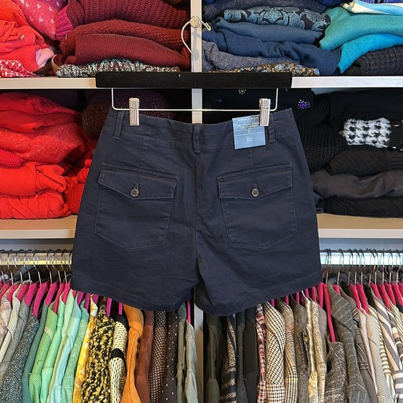 Banana Republic navy chino utility shorts size 2 NWT - Picture 3 of 3